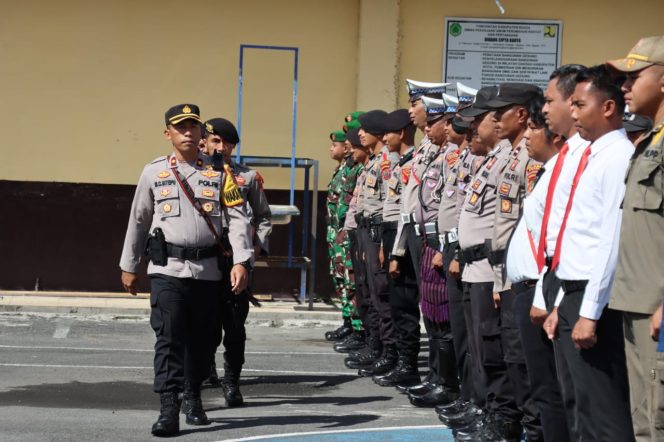 
					Waka Polres Ngada Kompol Mei Charles Sitepu, SH memimpin Apel Gelar Pasukan Operasi Lilin Turangga 2023