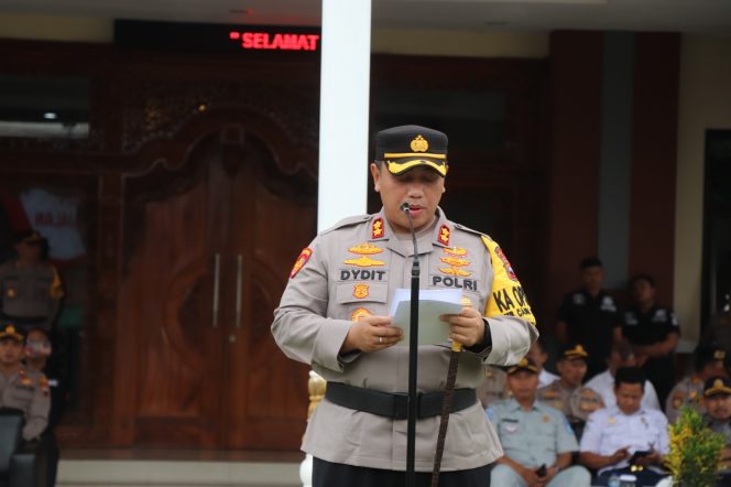 
					Kapolres Kudus, AKBP Dydit Dwi Susanto dalam apel gelar pasukan di halaman Mapolres Kudus