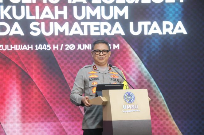 
					Kapolda Sumut, Irjen Pol Agung Setya Imam Effendi paparkan materi kuliah umum bagi mahasiswa Universitas Muhammadiyah Sumatera Utara (UMSU) sekaligus penutupan klinis hukum dan peradilan semu tahun 2023-2024
