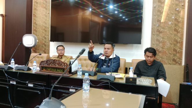 
					Ketua Umum AMI, Baihaki Akbar beri sindiran keras terhadap peredaran narkoba di Lapas
