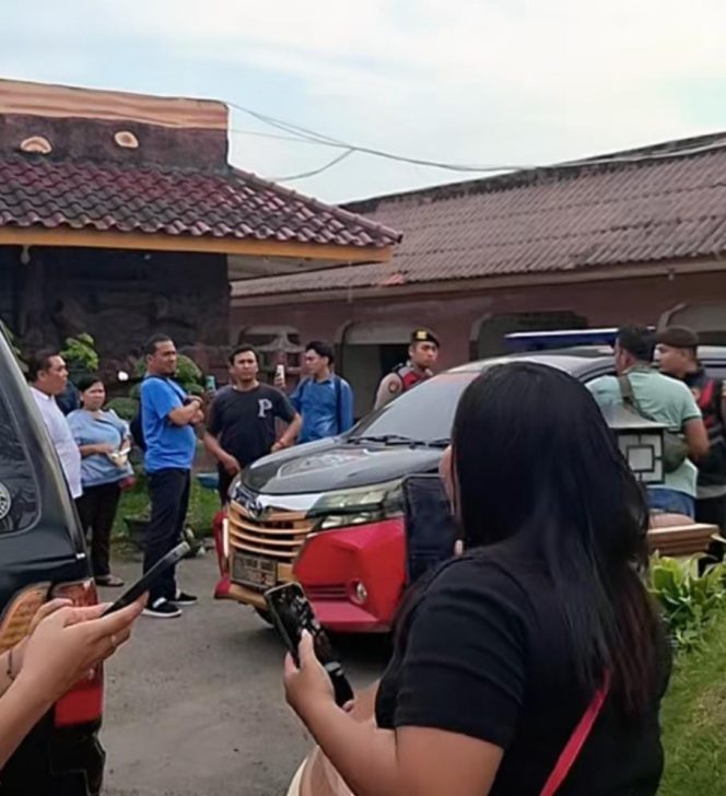 
					Ironi: Maling diperlakukan istimewa sementara korban pencurian disekap di dalam mobil. (Foto:LD)