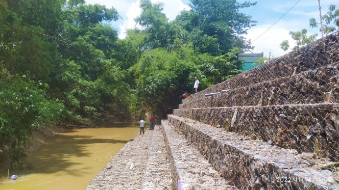 
					Iso-Iso Wae, Bronjong Sungai Jadi Tempat Mancing Dadakan
