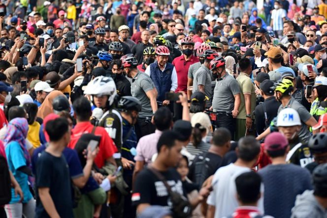 
					Momen Presiden Jokowi Bersepeda di Kawasan CFD Sudirman- Thamrin