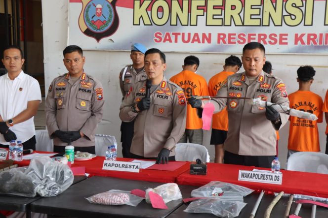 
					Polresta Deli Serdang Ciduk 5 Pelaku Tawuran Yang Menyebabkan Seseorang Meninggal Dunia