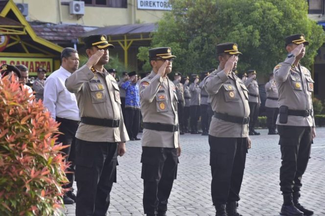 
					Polda Kalsel : Bangun Karakter dan Jati Diri Polri Dengan Semangat Pengabdian yang Dilandasi Tribrata dan Catur Prasetya