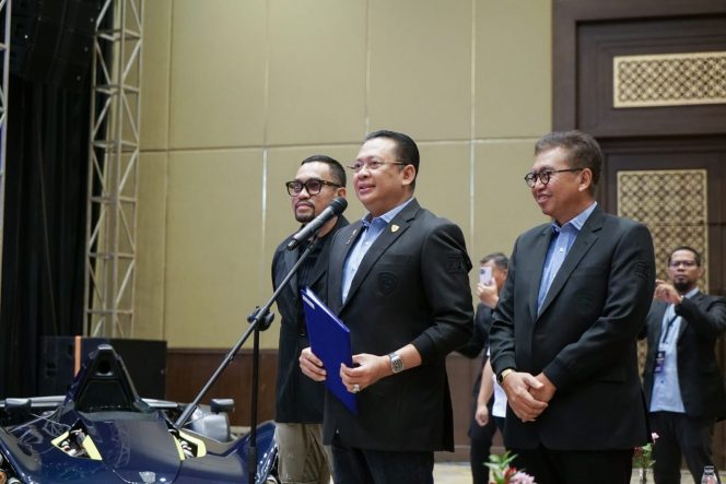 
					Bamsoet Lantik 23 Ketua IMI Provinsi