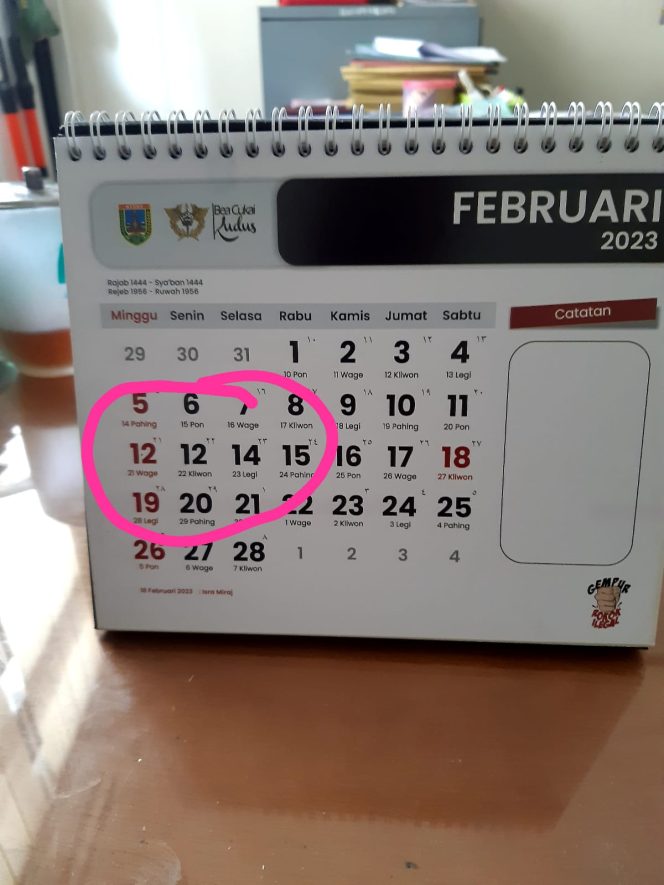 
					Salah Cetak Kalender Bertanggal Ganda Di Kudus Tetap Beredar