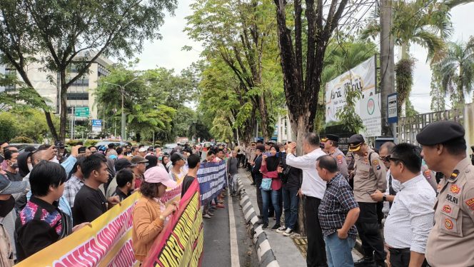 
					PT. Japfa Comfeed Diminta Mengosongkan  Tanah Milik Chandra Gozali