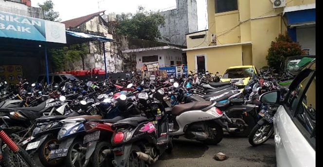 
					Menjelang Ramadhan Sedikitnya 587 Unit Kendaraan Roda Dua Dan Empat Diamankan SatLantas Polrestabes Makassar Karena Knalpot Brong