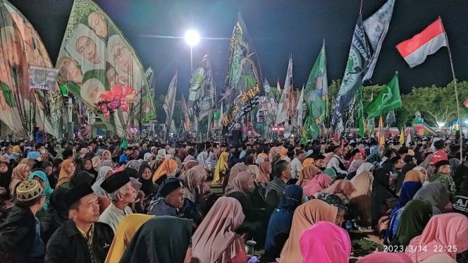 
					POTO : REMBANG BERSHOLAWAT
