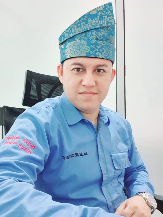 
					Pakar Hukum Pidana Sumut, Redyanto Sidi Minta Polisi dan Pemerintah Setempat Cek Ijin Tambang Galian C di Desa Namorih, Jika Tidak Ada Harus Ditindak