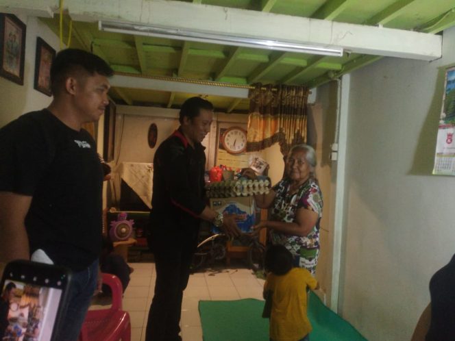 
					Berkah Ramadhan, Bantuan Stunting Oleh Satuan Tim Reskrim Polsek Mamajang Kepada Balita Kekurangan Gizi Di Wilayah Hukumnya