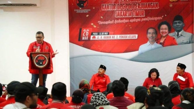 
					Di Tengah Syukuran Renovasi Kantor DPC PDI P Jaktim, Hasto Tekankan Kerja Konkret Untuk Rakyat