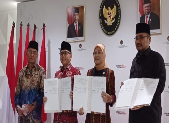 
					Hasil Evaluasi SKB 3 Menteri, Muhadjir Effendy Umumkan Libur dan Cuti Bersama Lebaran 2023 Mulai 19 hingga 25 April