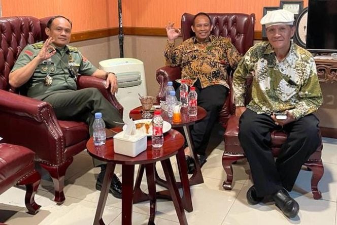 
					Silaturahmi Mayor Jenderal Rido Hermawan M. Sc ke Sekretariat GMRI dan Posko Negarawan