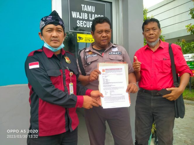 
					Ketua LPKSM YLKAI Kota Semarang Dampingi Warga Semarang Yang Diduga Dirugikan Oknum PLN Semarang Timur 