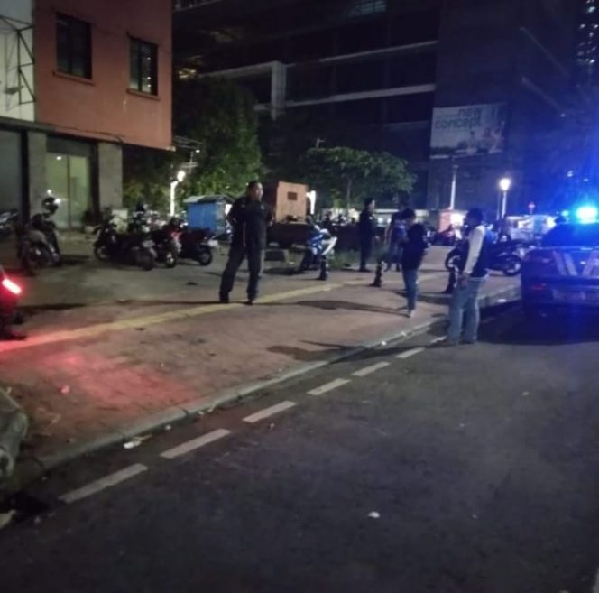 
					Tindaklanjuti Laporan Warga dan Antisipasi Tawuran, Polsek Kembangan Jakbar Bubarkan Sejumlah Pelajar Yang Berkumpul di Gang Haji