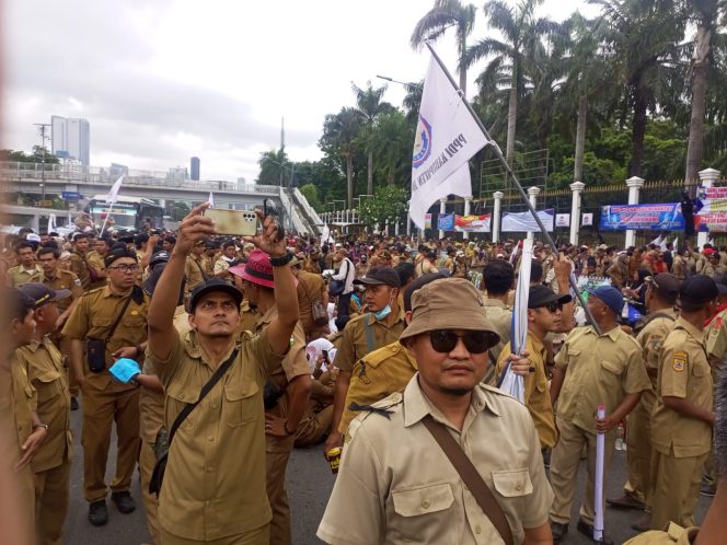 
					Menteri Desa Sebut Urgensi Revisi UU Desa Bukan Soal Jabatan Kades Semata