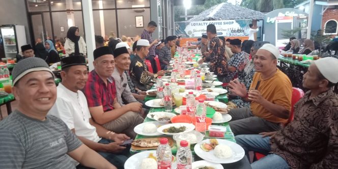 
					Buka Puasa Bersama Forum Keuchik Muspika Dan Tokoh Agama Idi Tunong