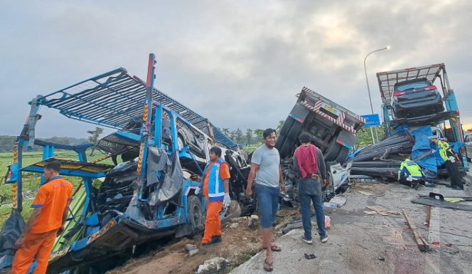 
					Kecelakaan Beruntun di Tol Semarang- Solo, 6 Orang Tewas