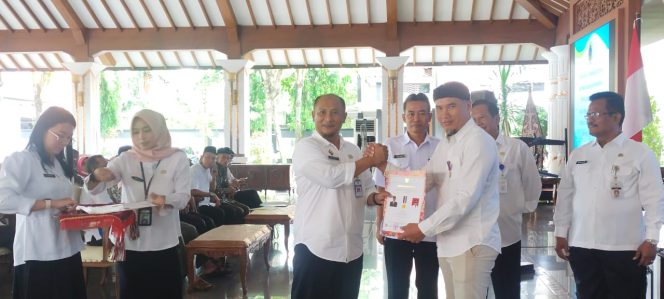 
					21 Desa Di Pati Terima Penghargaan Sebagai Desa Mandiri