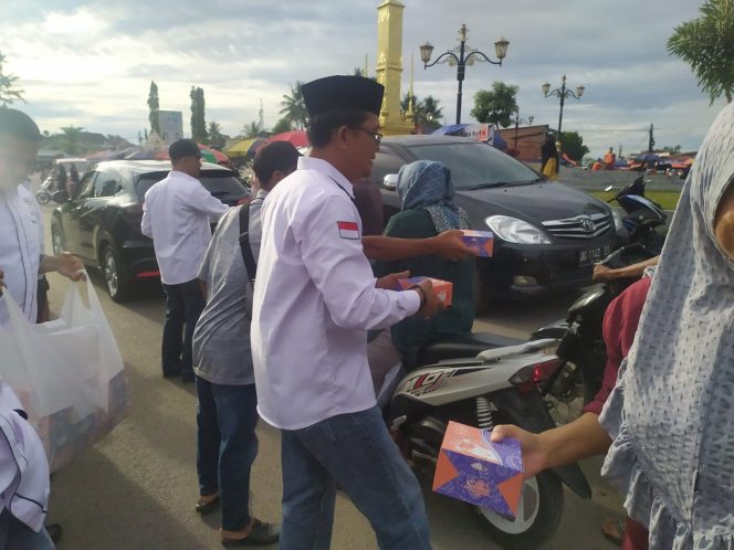 
					Sinergi DPP Bersalju Sumsel dan PT Bukit Asam.Tbk  Bagikan Takjil di Tugu Kujur Tanjung Enim