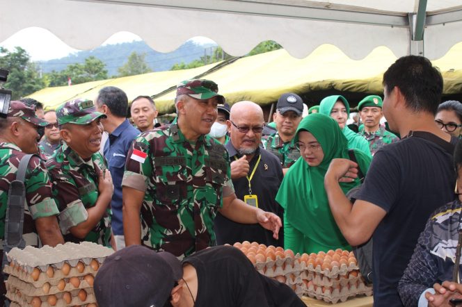 
					Kodam XVII/Cenderawasih Gelar Bazar Ramadhan Secara Serentak Di Wilayah Papua