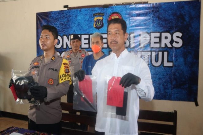 
					Layanan Kurang Memuaskan, Pelanggan Cekik dan Ancam Pakai Pisau Cewek Open BO   