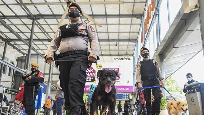 
					Pengamanan Mudik Operasi Ketupat Jaya 2023, Polres Metro Jakbar Kerahkan Dua Pertiga Kekuatan