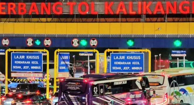 
					Arus Mudik di Tol Kalikangkung Semarang, Sehari Tembus 74.590 Kendaraan