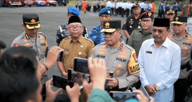 
					2.238 Personil Dikerahkan Amankan Perayaan Idul Fitri 1444 H di Kalsel