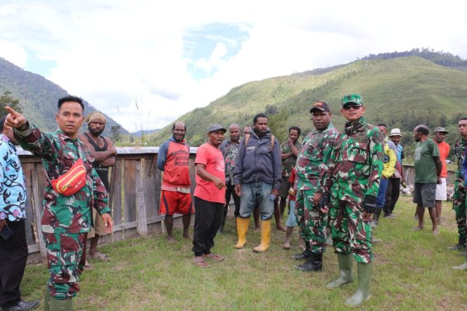 
					Bangun Pelosok Wamena Dengan TMMD, Dandim 1702/JWY Tinjau Lokasi Di Distrik Walaik