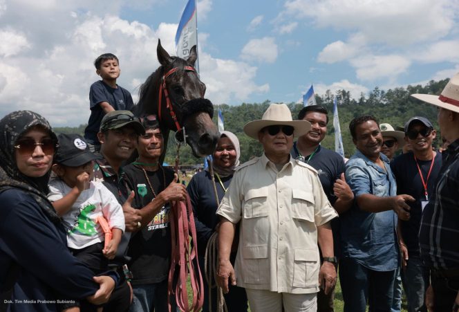 
					Menhan Prabowo Buka Pacu Kuda Wirabraja Open Race dan Tradisional Tahun 2023 di Bukit Gombak Batusangkar