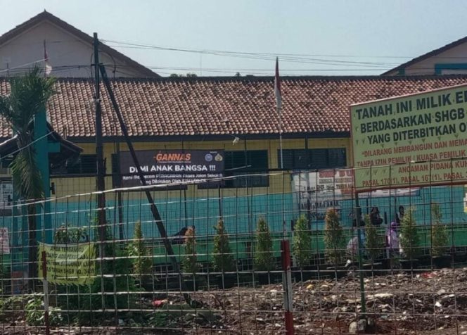 
					Dinilai Rugikan Masyarakat, DPP GANNAS Kecewa Dengan Pemagaran Sekolah Oleh Kuasa Hukum 