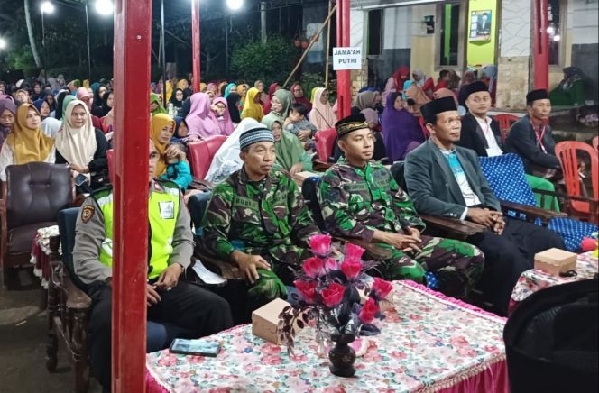 
					Pererat Silaturahmi, Anggota Koramil Bulukerto Hadiri Pengajian Akbar Dan Halal Bihalal