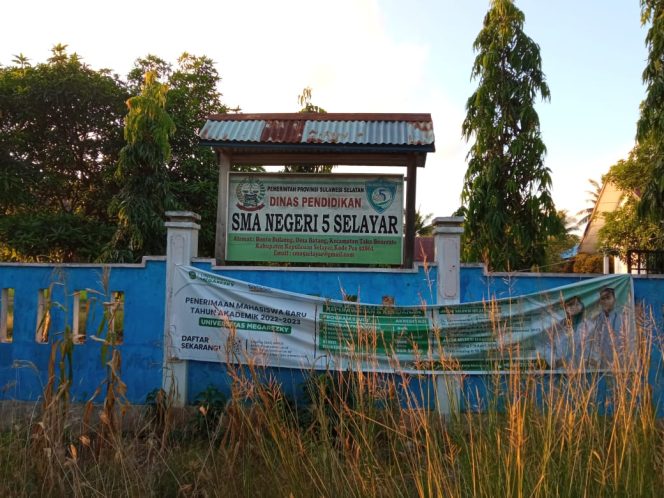 
					Dewan Guru SMA Negeri 5 Selayar Curhat ke Wabup