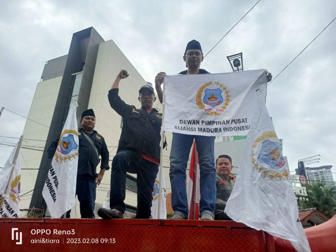 
					Marak Rokol Ilegal, AMI Minta Presiden Turun Tangan Evaluasi Kinerja Bea Cukai di Jawa Timur