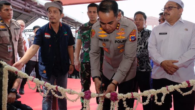 
					Peduli Warga, Kapolda Kalsel Serahkan 10 Unit Rumah