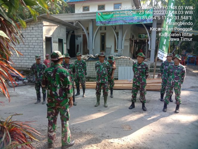 
					Kodim 0808/Blitar, Gelar Karya Bakti TNI Satkowil Semester I TA. 2023 Di Mushola Baitul Mukminin