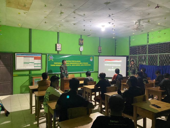 
					Tanamkan Rasa Cinta Tanah Air, Satgas TMMD Ke-116 Kodim 1203/Ktp, Gelar Penyuluhan Wawasan Kebangsaan Dan Bela Negara
