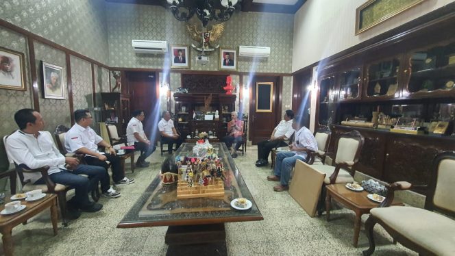 
					Bertemu Capres Ganjar Pranowo, Pro GP Akan Bekerja Maksimal Menangkan Ganjar