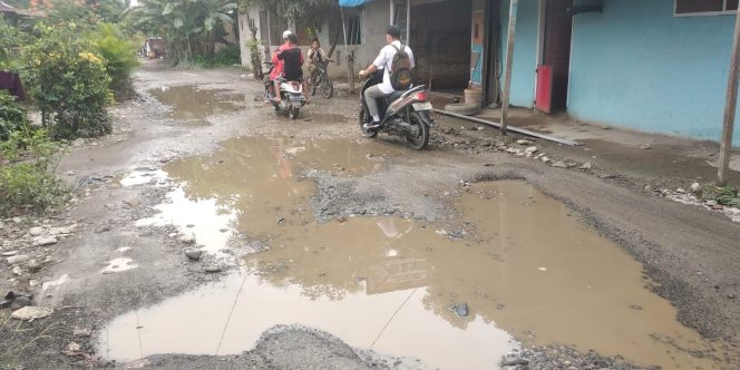 
					Akses Jalan Desa Klambir Lima Kampung Rusak Parah Perlu Perbaikan Pemerintah Deli Serdang
