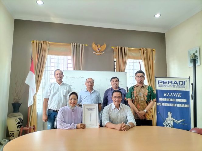 
					Dicopot, Wakil Rektor I UMK, Dr. Dra. Sulistyowati, S.H., CN Akan Gugat ke Pengadilan Melalui Tim Bantuan Hukum DPC Peradi