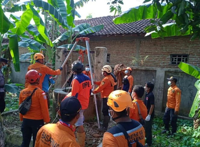 
					Penemuan Mayat Mengapung Di Dalam Sumur 
