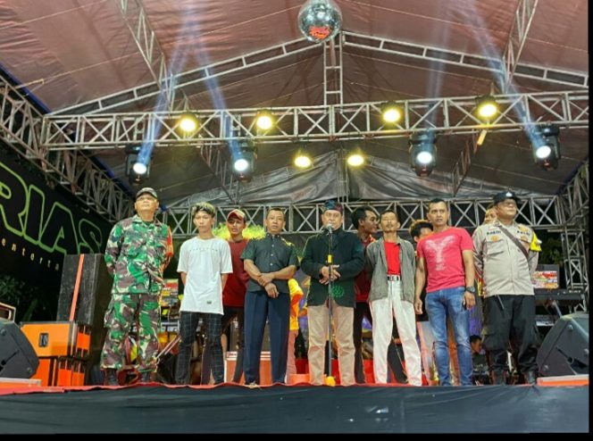 
					Bhabinkamtibmas Dan Babinsa Pagerharjo Amankan Pentas Musik Dangdut dalam Rangka Kegiatan Adat Bersih Desa