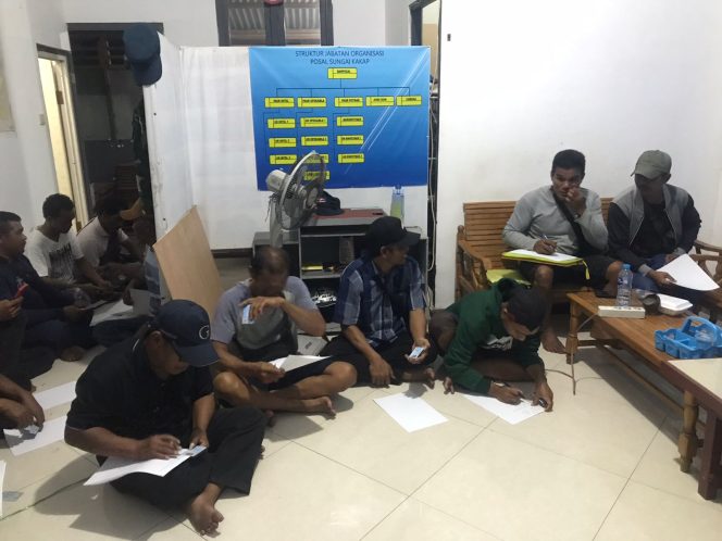 
					Kesedihan ABK Korban Pembakaran Kapal di Perairan Kalbar