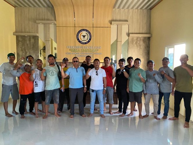 
					Asosiasi Nelayan JTB Juwana menggelar pertemuan menyikapi pembakaran kapal di Perairan Kalbar