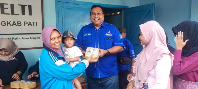 
					1000 Paket Daging Kurban Dibagikan Oleh DPC Demokrat Pati