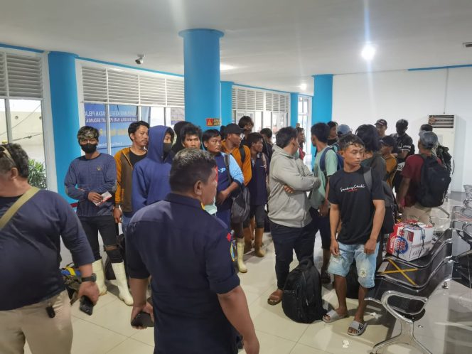 
					8 ABK Pembakaran Kapal Tak Kunjung Dipulangkan, Ketua BMN Juwana : Masih Terus Dikomunikasikan