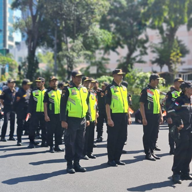 
					Senkom Mitra Polri Polda Jateng Hadiri Kirab Pada Perayaan HUT Bhayangkara Ke-77